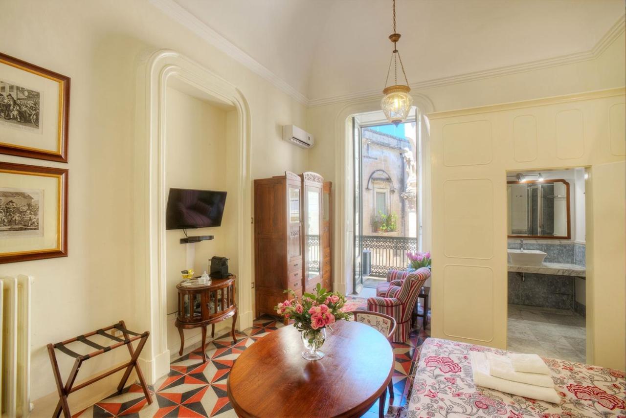 Palazzo Bernardini Suites Lecce Exterior photo