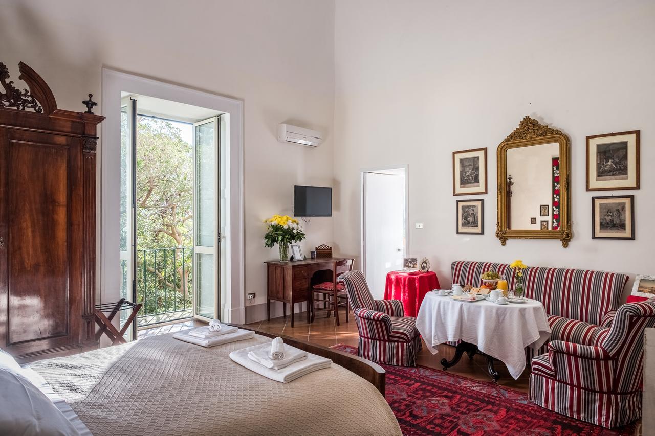 Palazzo Bernardini Suites Lecce Exterior photo